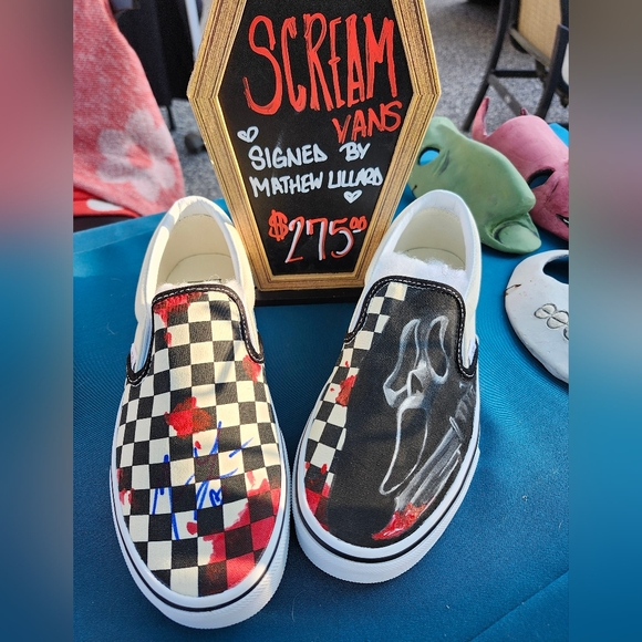 Custom Scream vans signed by Mathew Lillard - Picture 1 of 1